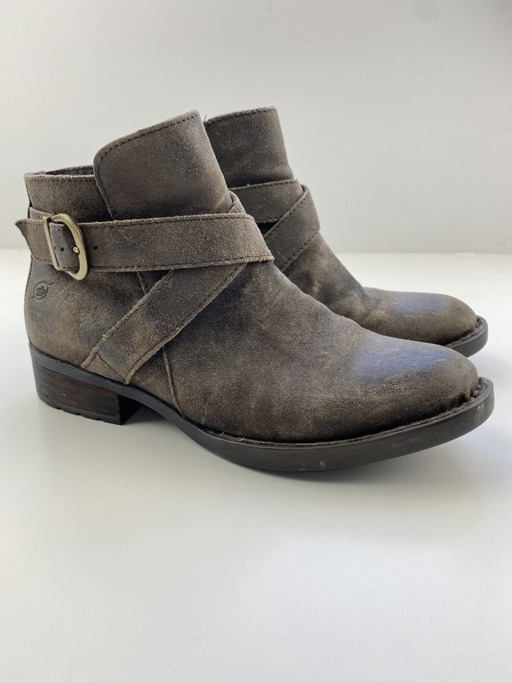 Women’s Børn Trinculo ankle booties size 7.5